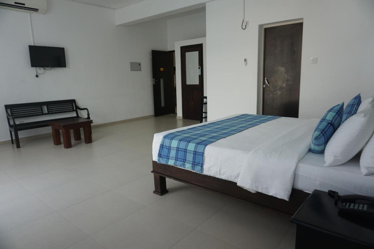 Hotel Twenty Two Binaweli Weligama Esterno foto